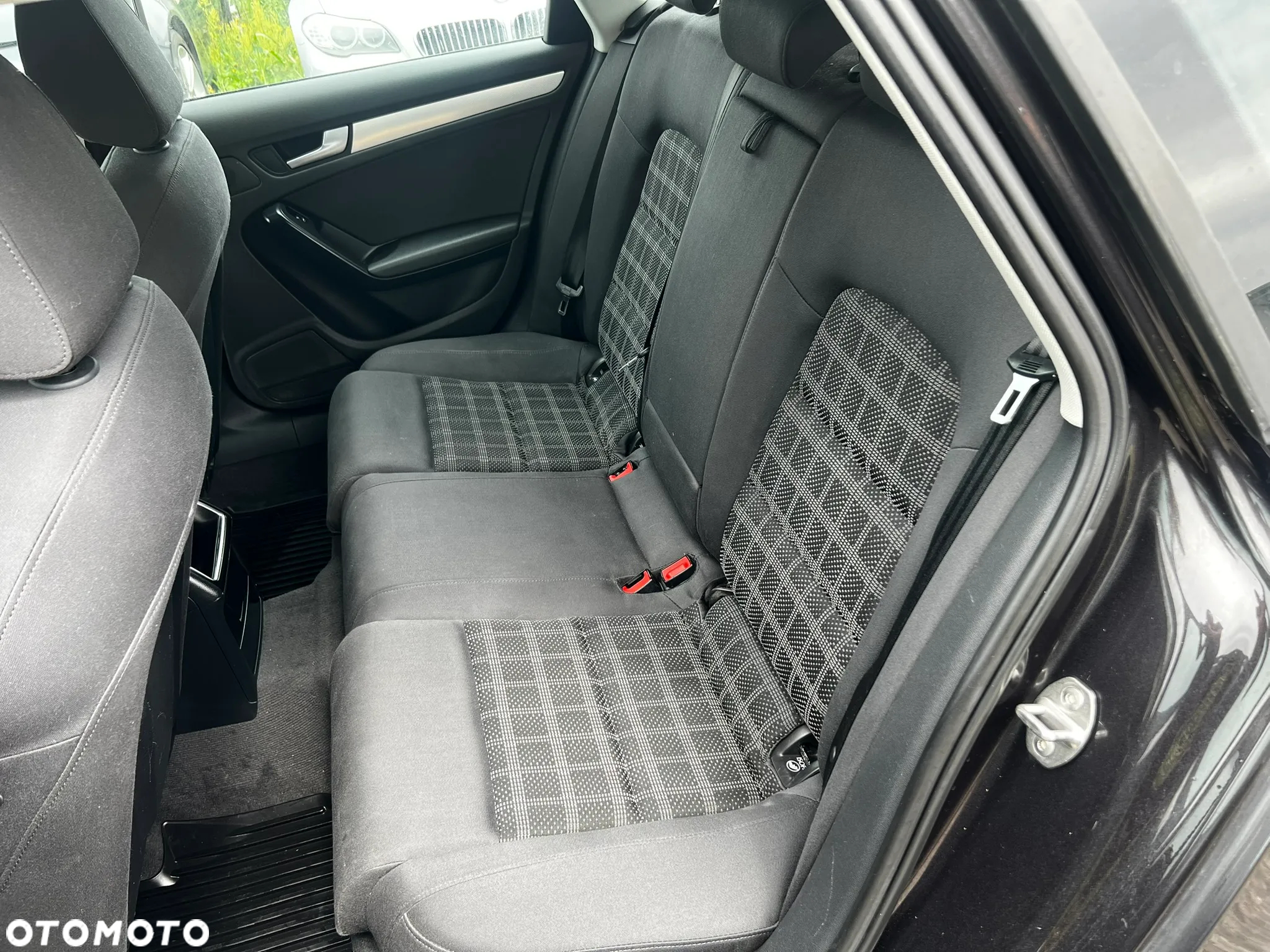 Audi A4 Avant 2.0 TDI DPF quattro Attraction - 28