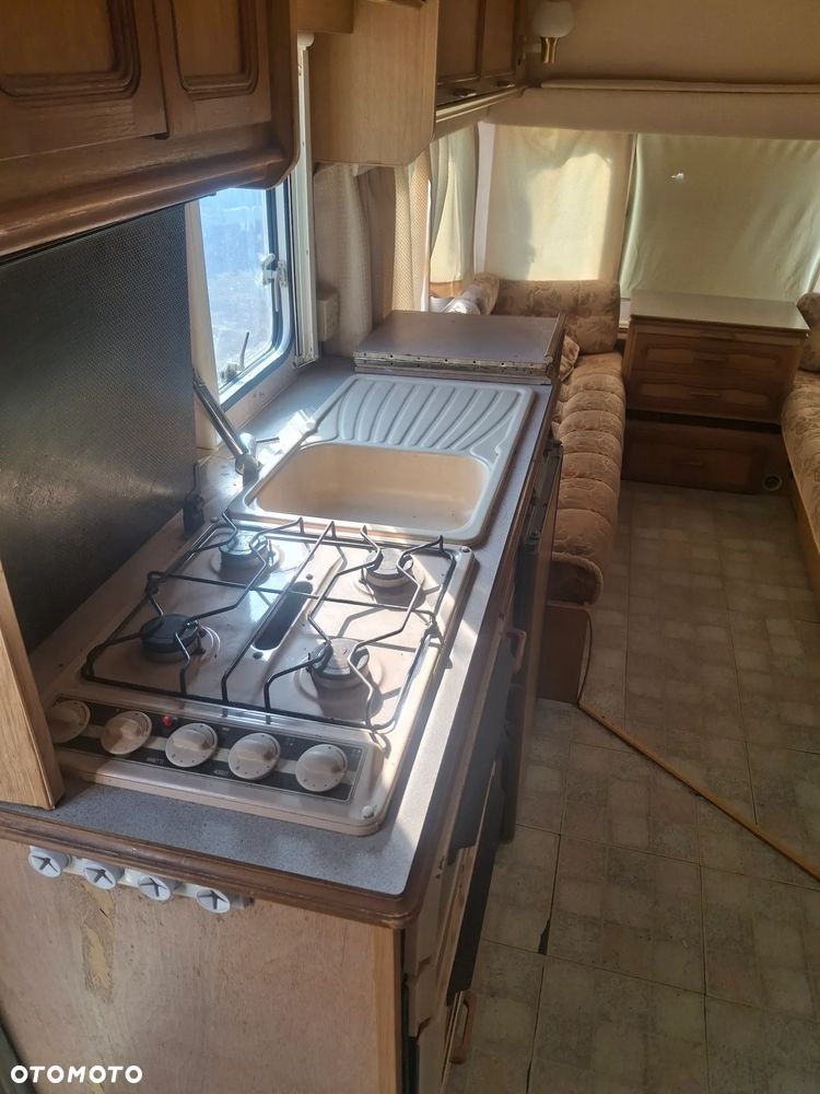 SWIFT challenger 440se - 15