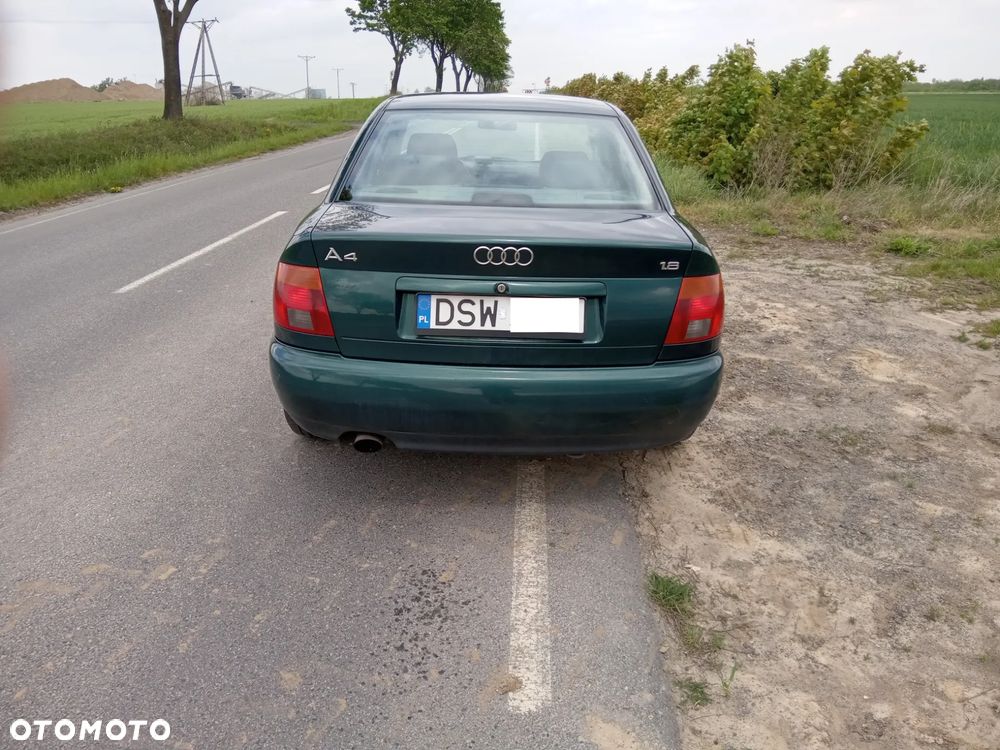 Audi A4 Limousine 1.8 - 6