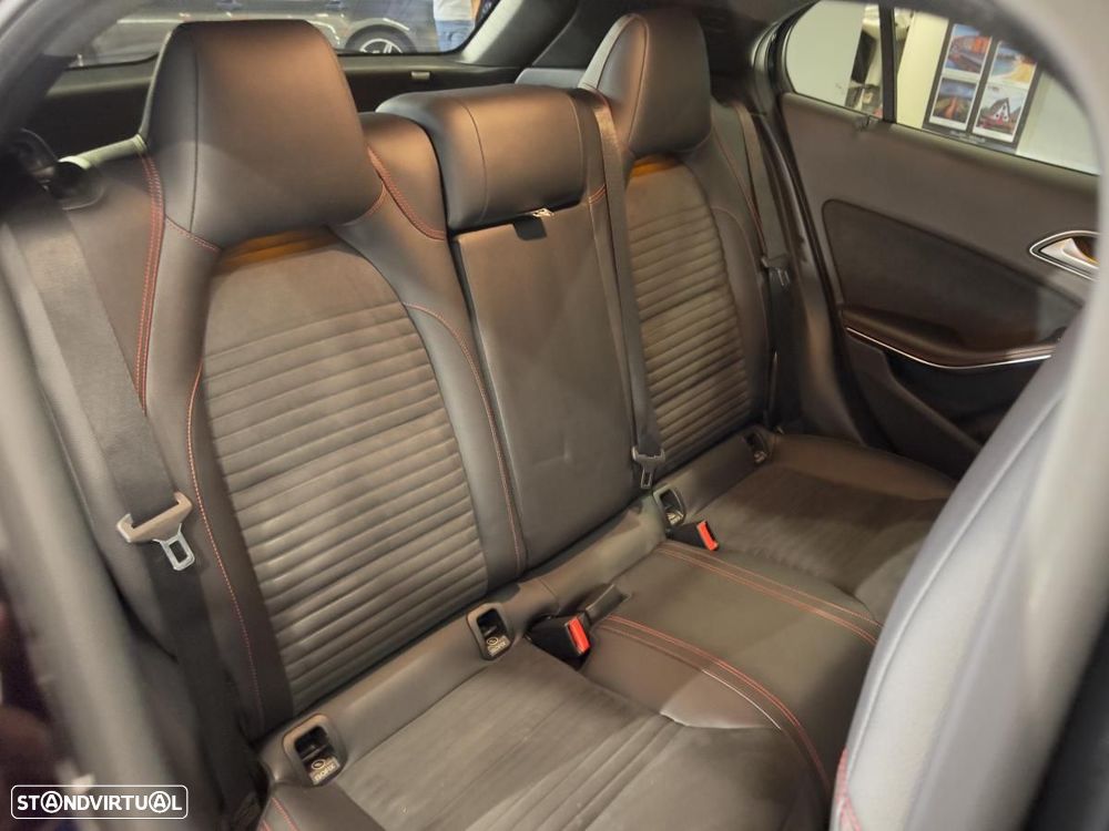 Mercedes-Benz GLA 180 d 7G-DCT AMG Line - 11
