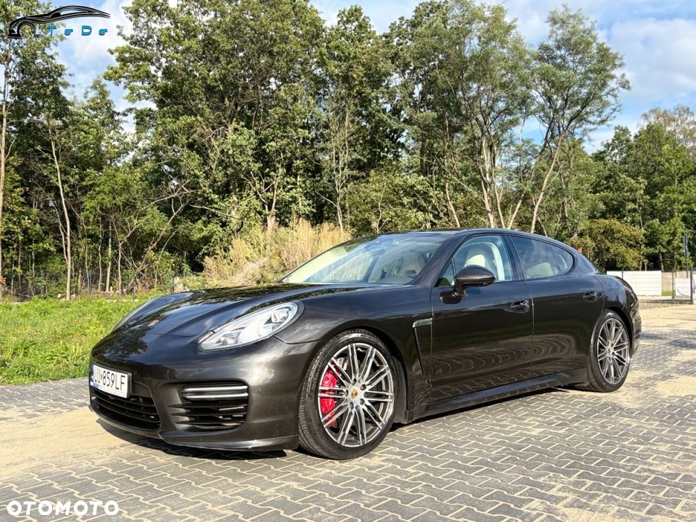 Porsche Panamera GTS PDK - 12