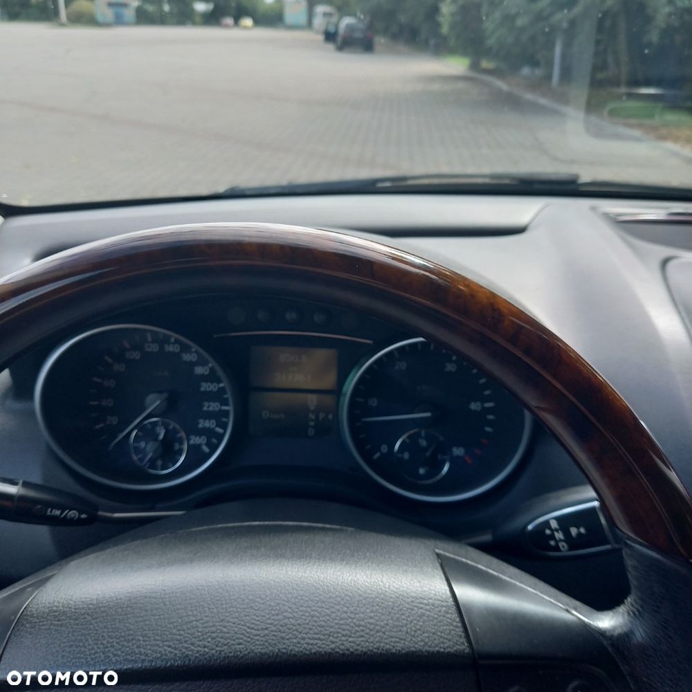 Mercedes-Benz ML - 8