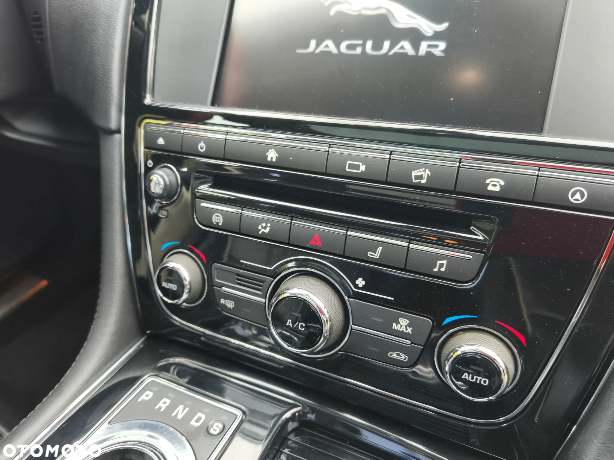 Jaguar XJ - 14