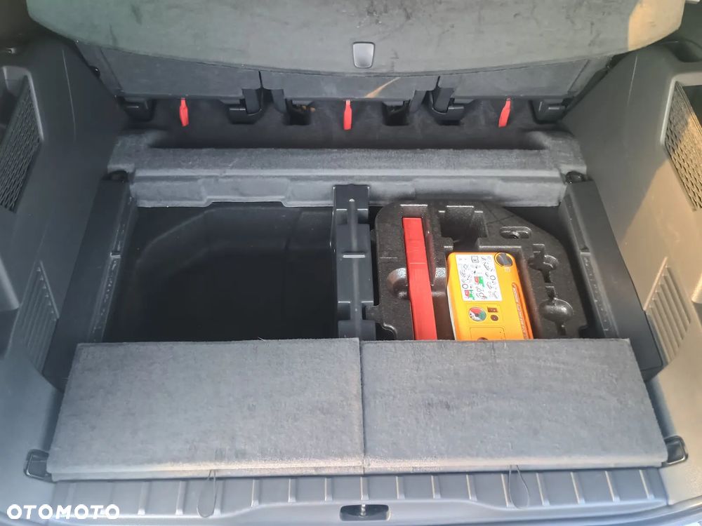 Peugeot 5008 BlueHDI 120 EAT6 Stop & Start Active - 23