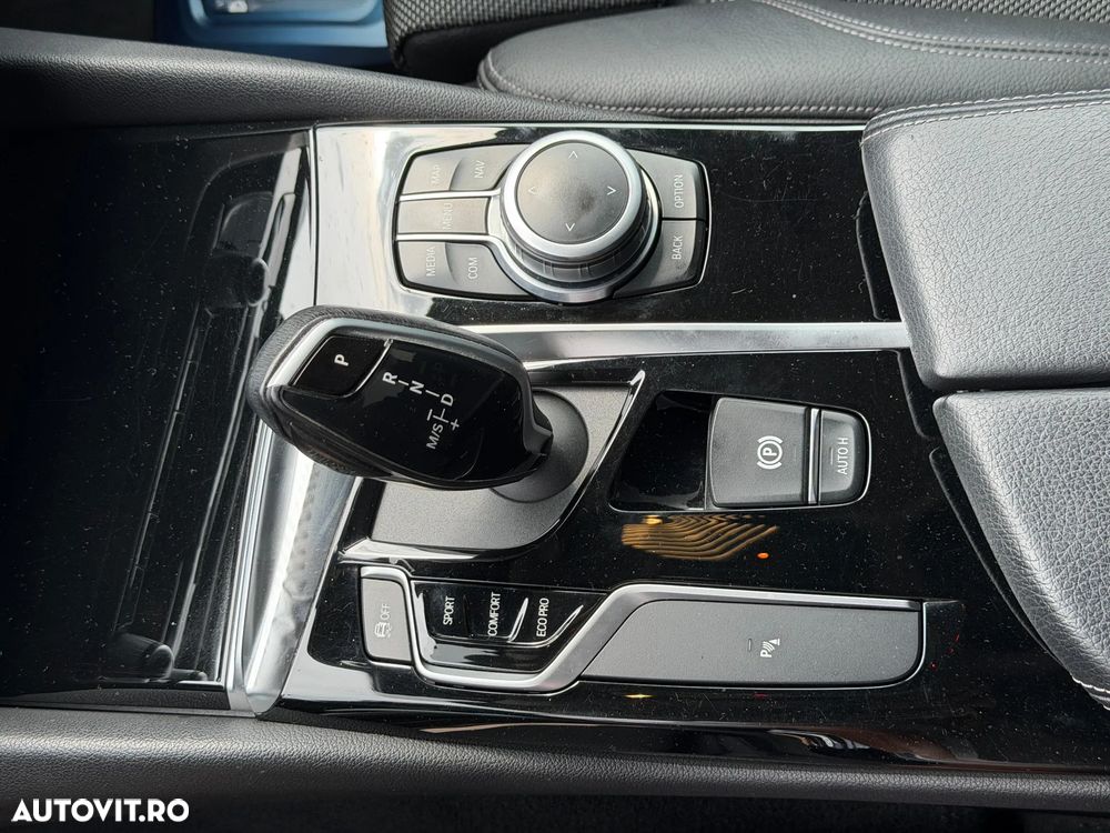 BMW Seria 5 520i AT - 10