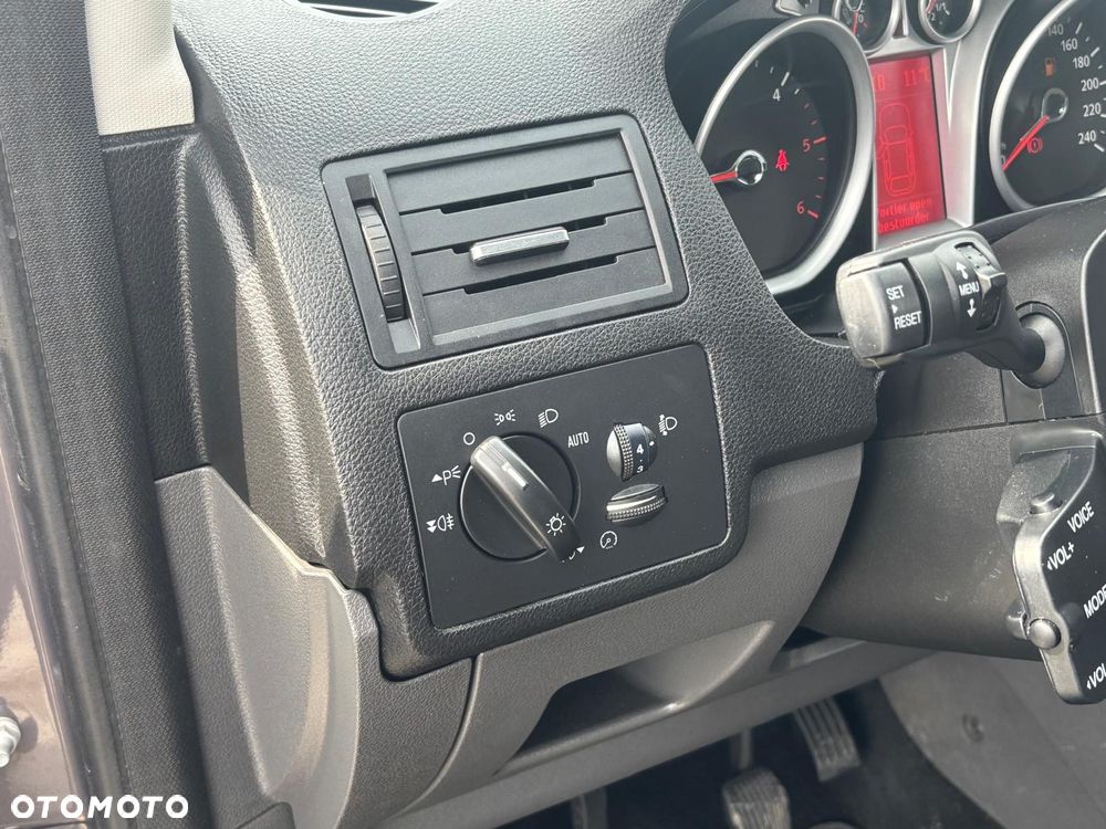 Ford Kuga 2.0 TDCi Individual - 38