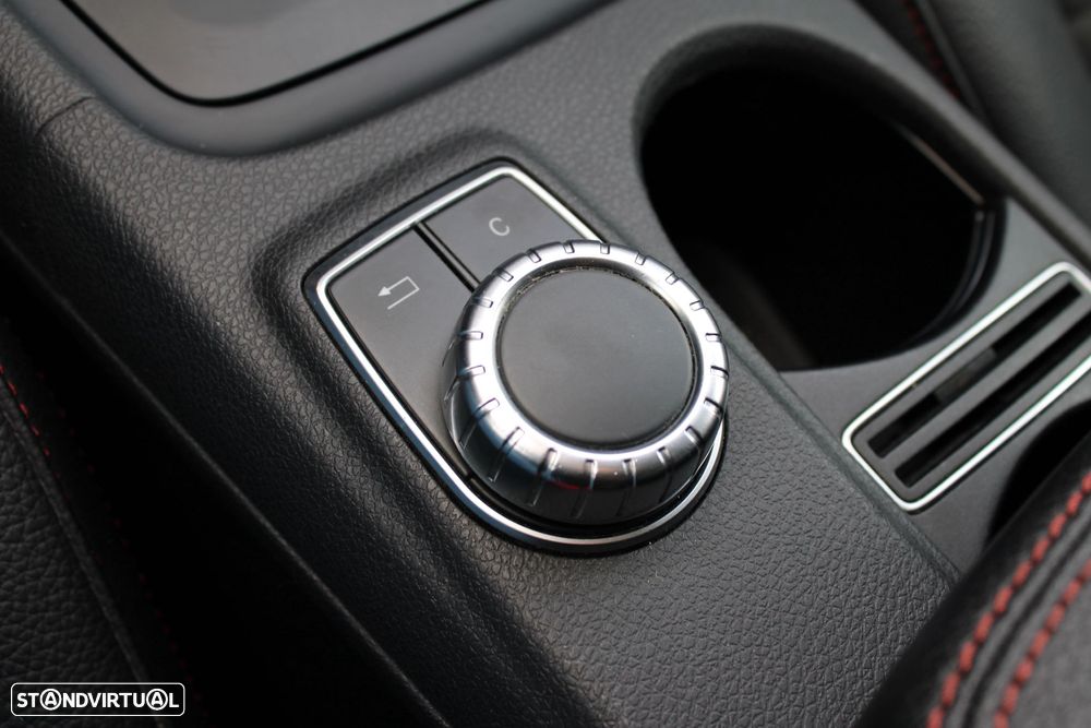 Mercedes-Benz GLA 220 d 4Matic 7G-DCT AMG Line - 18