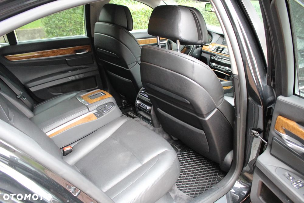 BMW Seria 7 730d - 11