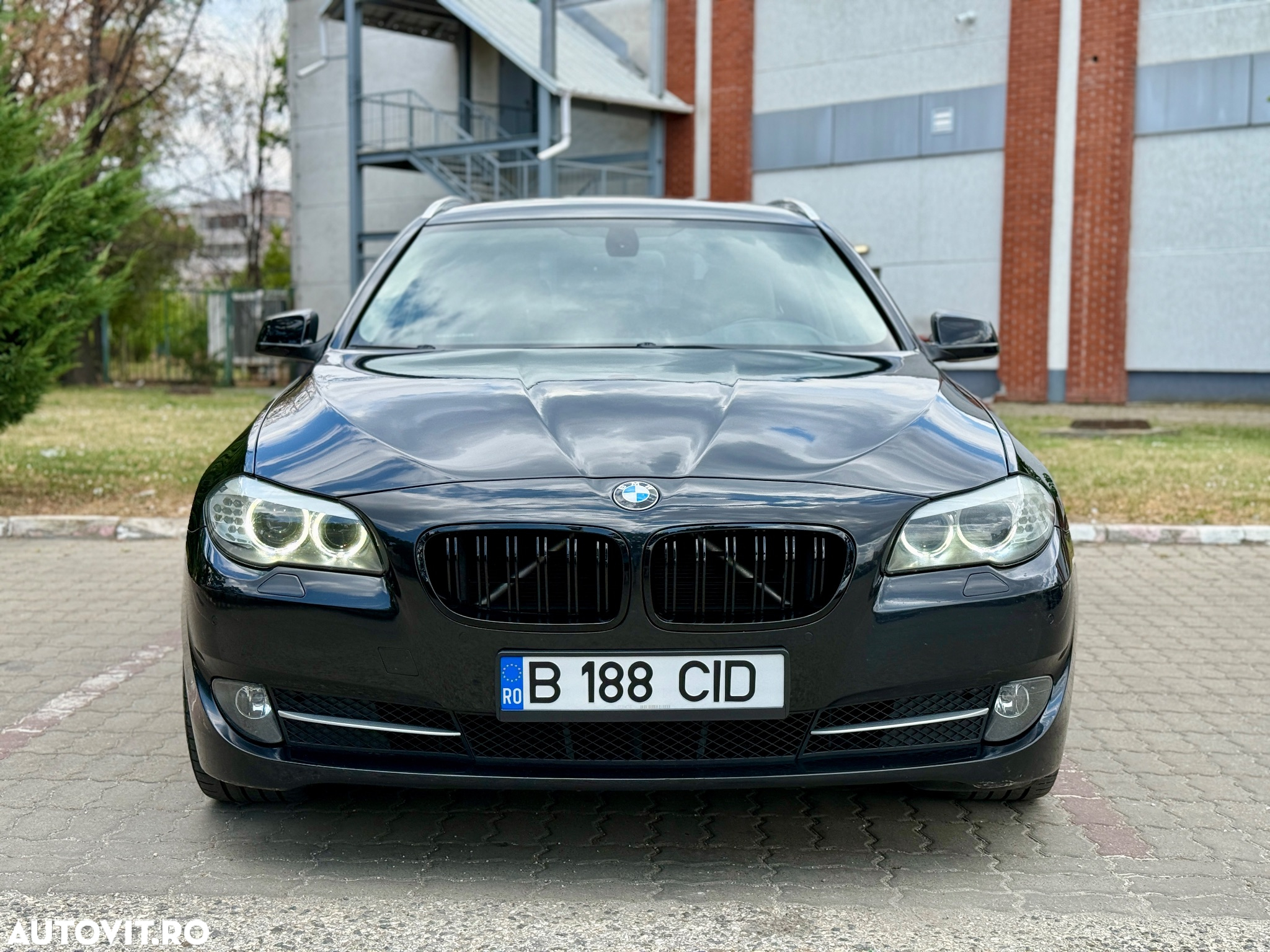 BMW Seria 5 520d xDrive Touring Aut. - 2