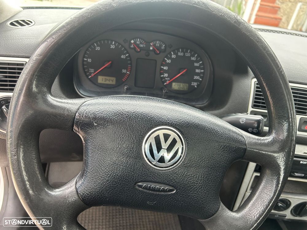 VW Golf - 4