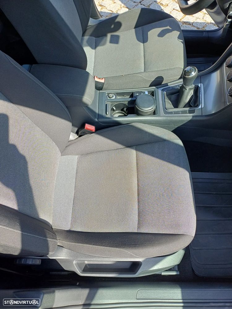 VW Golf 1.6 TDI Trendline - 14