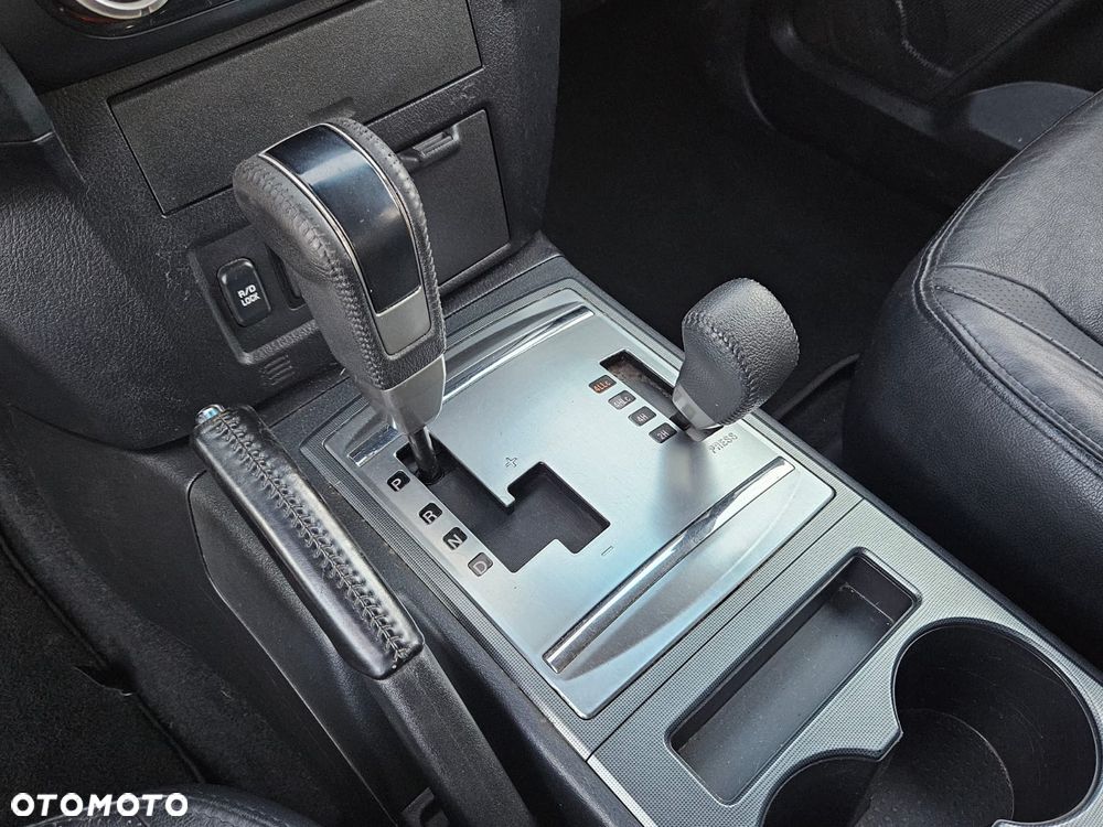 Mitsubishi Pajero 3.2 DI-D Automatik Intense - 9