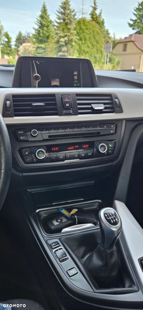 BMW Seria 3 316d EU6 - 29