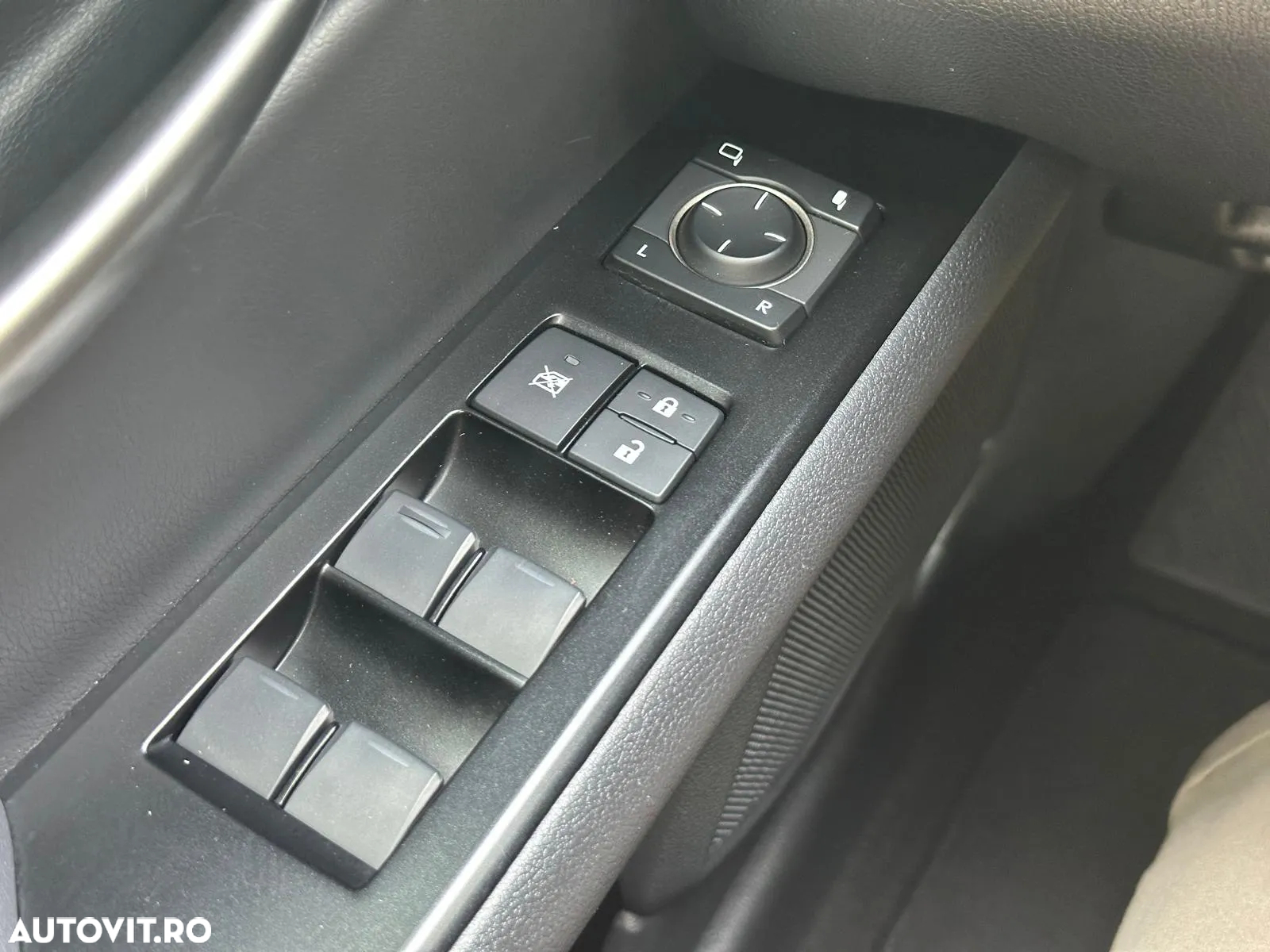 Lexus UX 250h Business Edition - 25