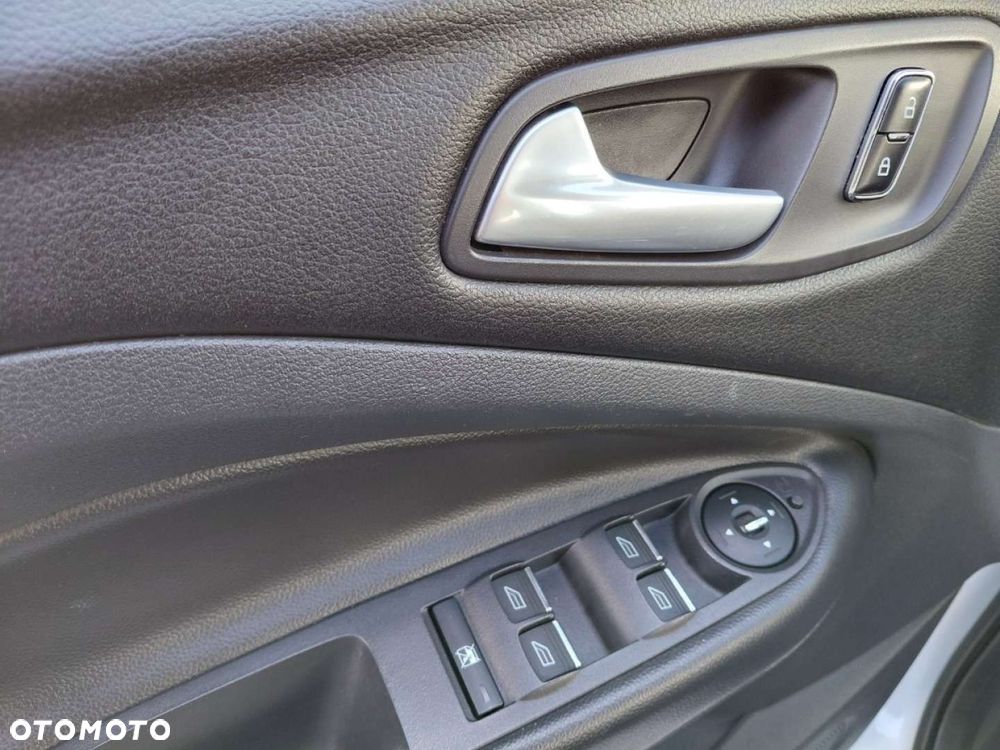 Ford Kuga - 11