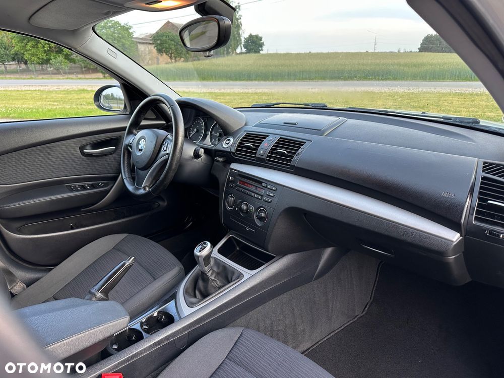 BMW Seria 1 118d DPF - 10