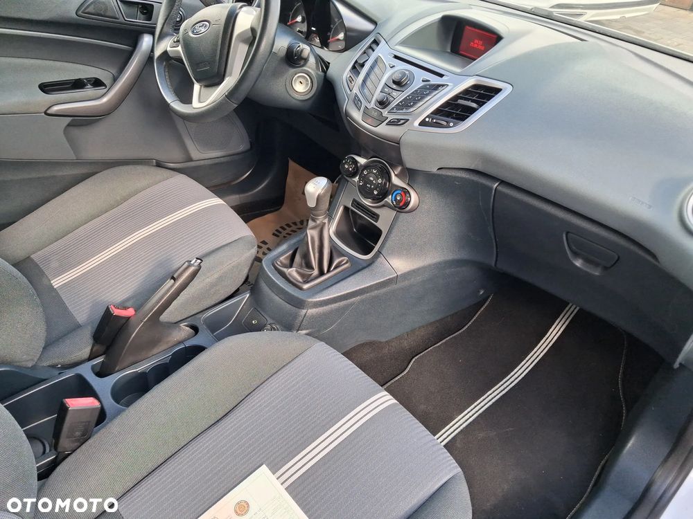 Ford Fiesta 1.25 Trend Edition - 9