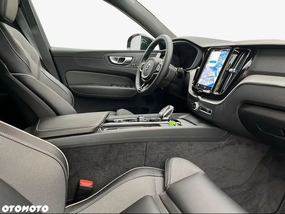 Volvo XC 60 B4 B Plus Dark - 7