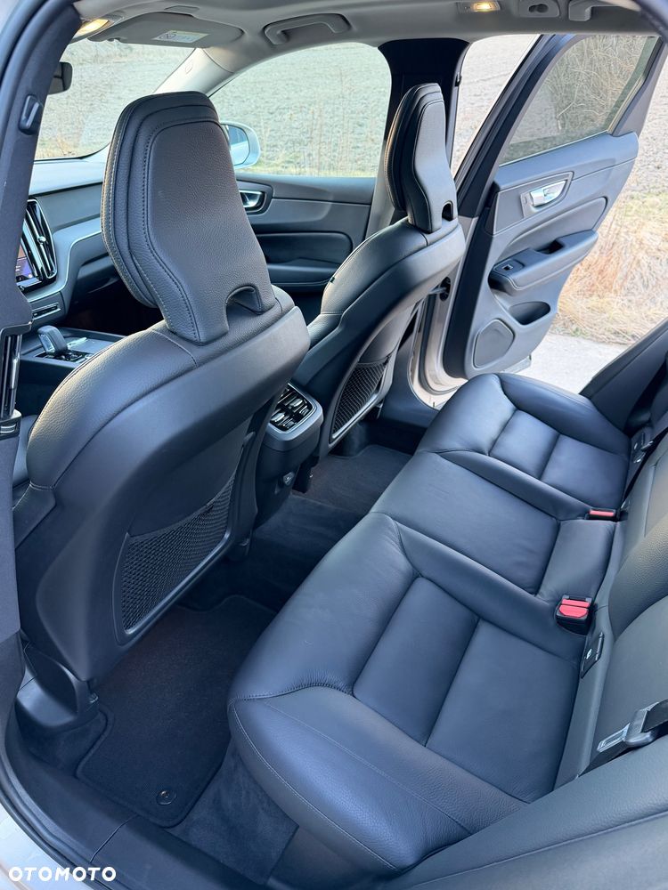 Volvo XC 60 B4 D Inscription - 10