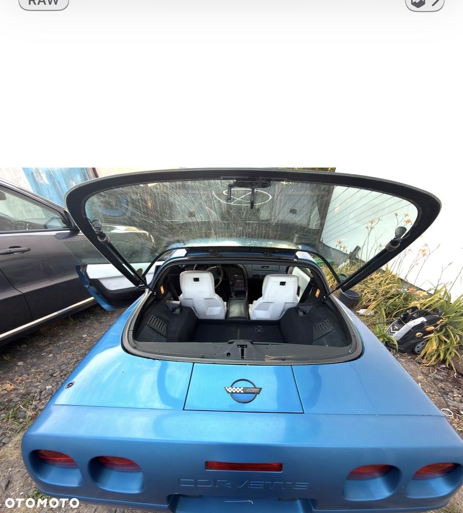 Chevrolet Corvette - 13
