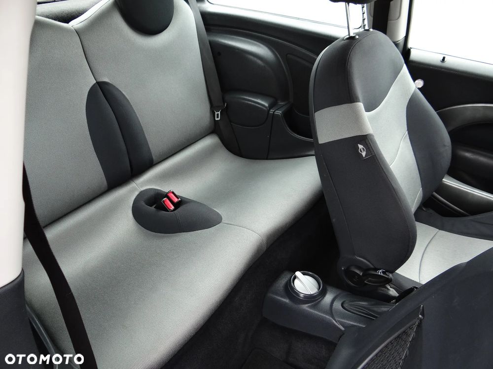 MINI Cooper S Standard - 8