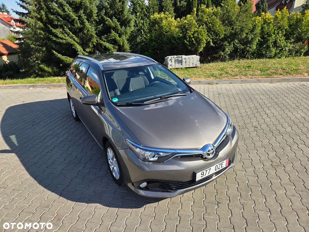Toyota Auris 1.6 Premium Comfort - 18