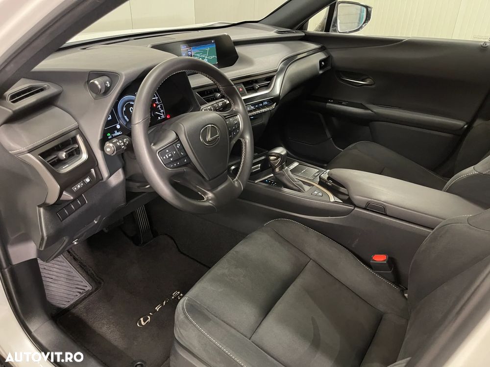 Lexus UX 250h Business Edition - 5