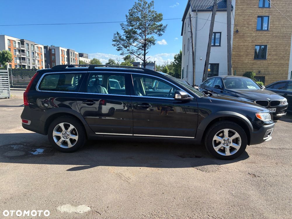 Volvo XC 70 D5 AWD Momentum - 9