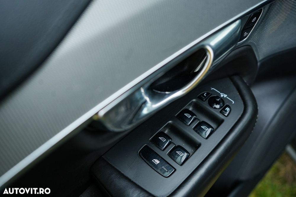 Volvo XC 90 D5 AWD Geartonic First Edition - 24