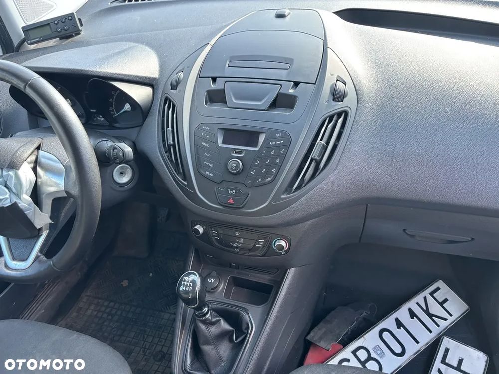 Ford transit courier - 9