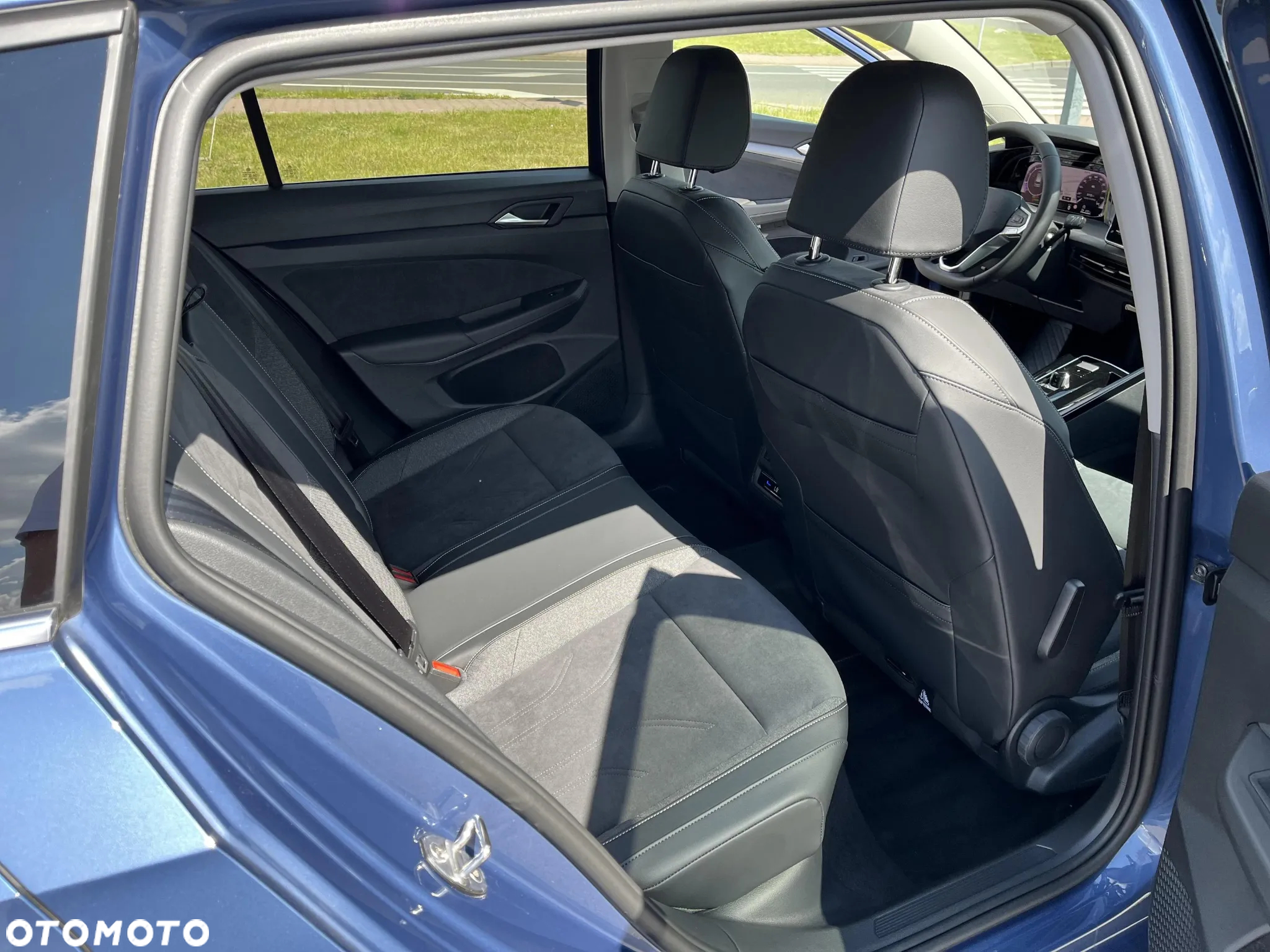 Volkswagen Golf - 22