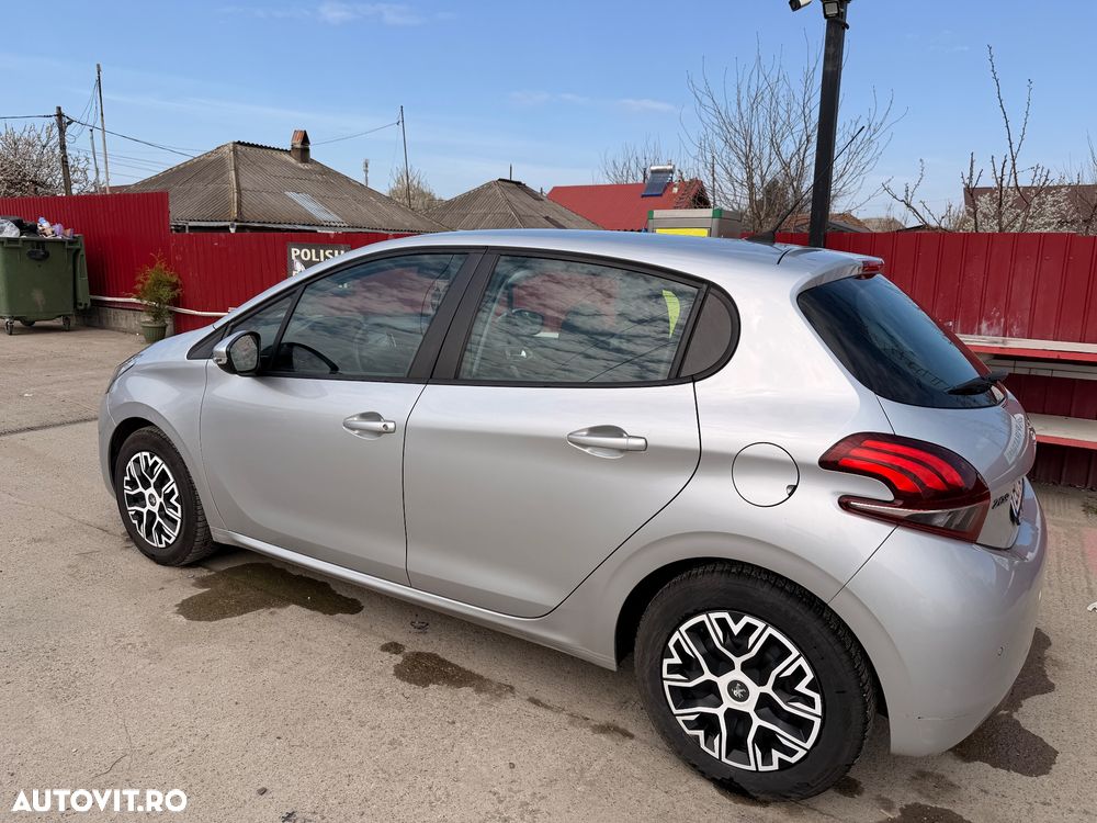 Peugeot 208 82 PureTech Style - 8