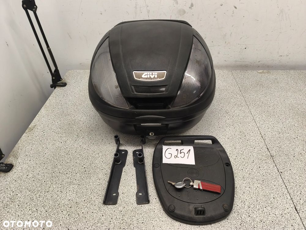 Kufer centralny, stelaż pod kufer Honda PCX125 PCX 125 GIVI