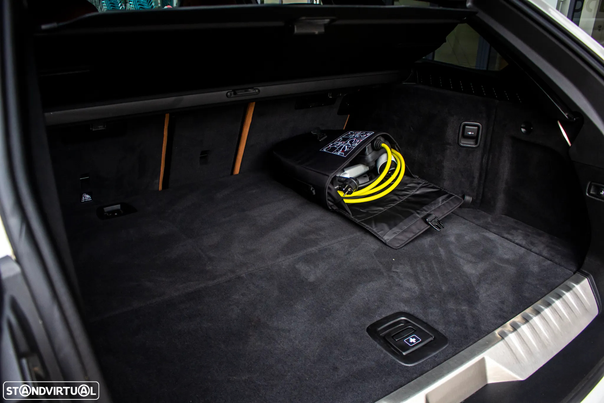 BMW 530 e Pack Desportivo M - 37