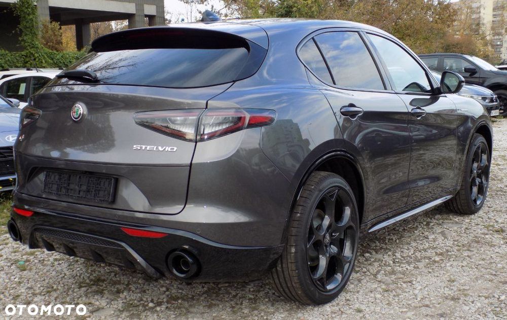 Alfa Romeo Stelvio - 6