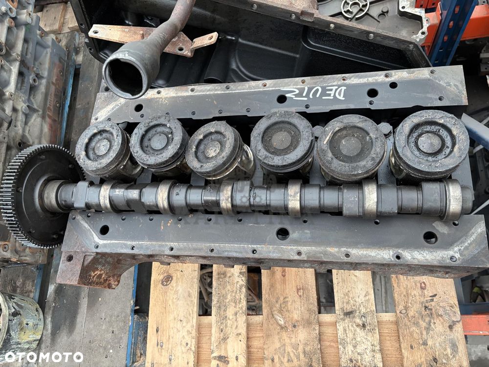 Deutz  TCD 6.1 276 KM Fendt 820 Vario Silnik Blok Wał Tłoki CZĘŚCI  04508501R - 1