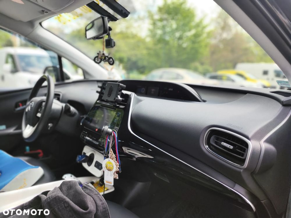 Toyota Prius Hybrid - 19