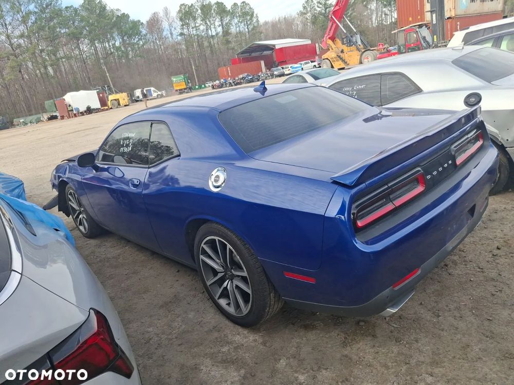 Dodge Challenger - 2