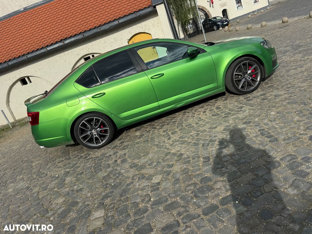 Skoda Octavia 2.0 TSI RS - 25