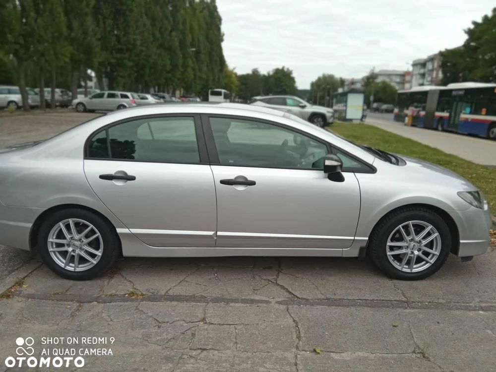 Honda Civic 1.8 Comfort - 3