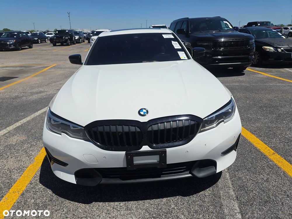 BMW Seria 3 330i - 5