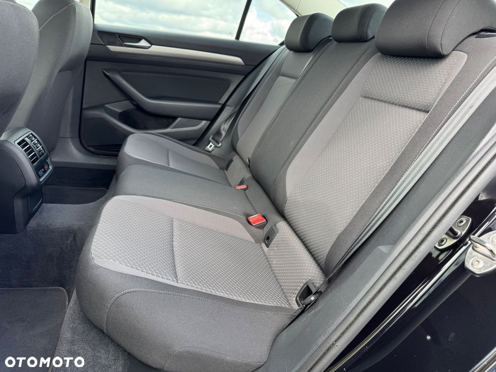 Volkswagen Passat - 6