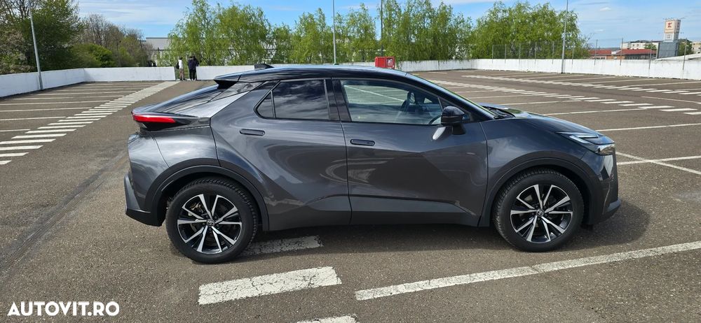 Toyota C-HR 1.8 Hybrid Team Deutschland - 11
