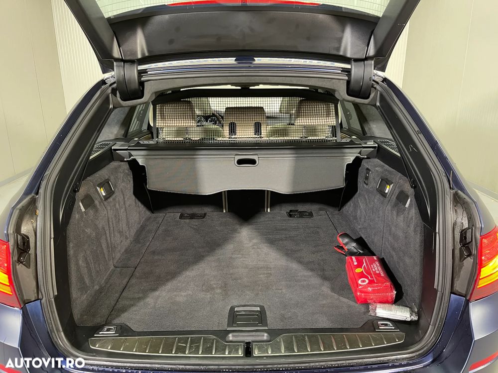 BMW Seria 5 530d xDrive Touring Aut. - 13