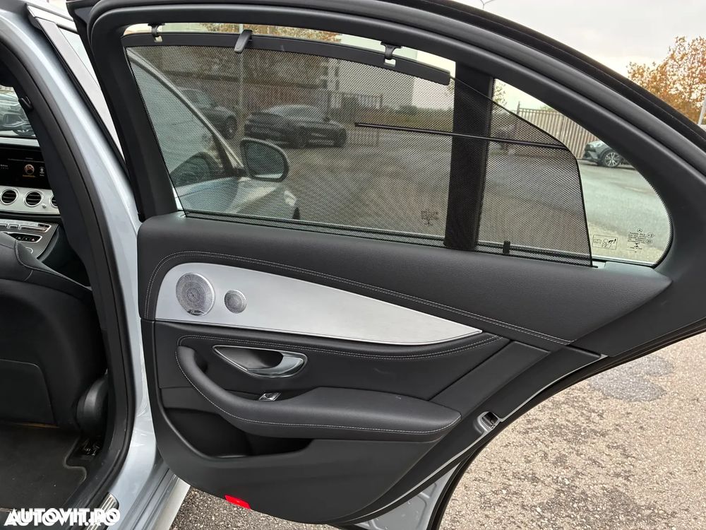 Mercedes-Benz E 300 de 4Matic 9G-TRONIC AMG Line - 22