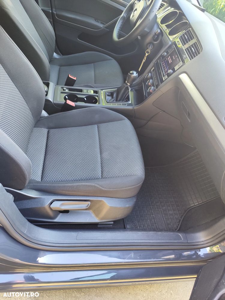 Volkswagen Golf - 20