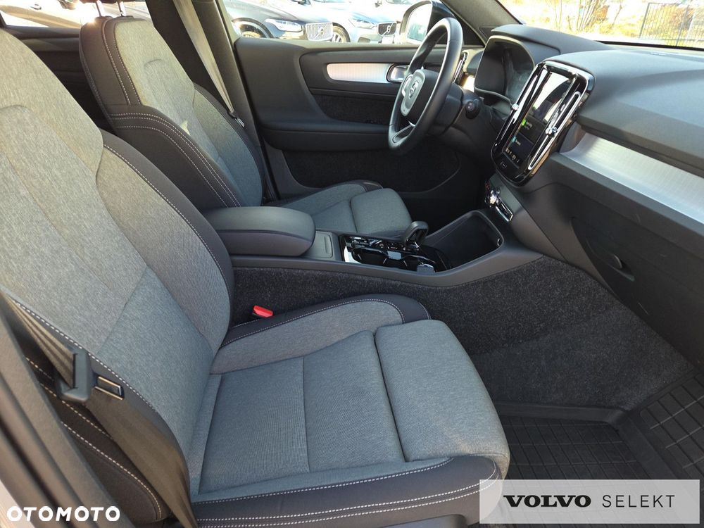 Volvo XC 40 B3 Plus Dark - 12