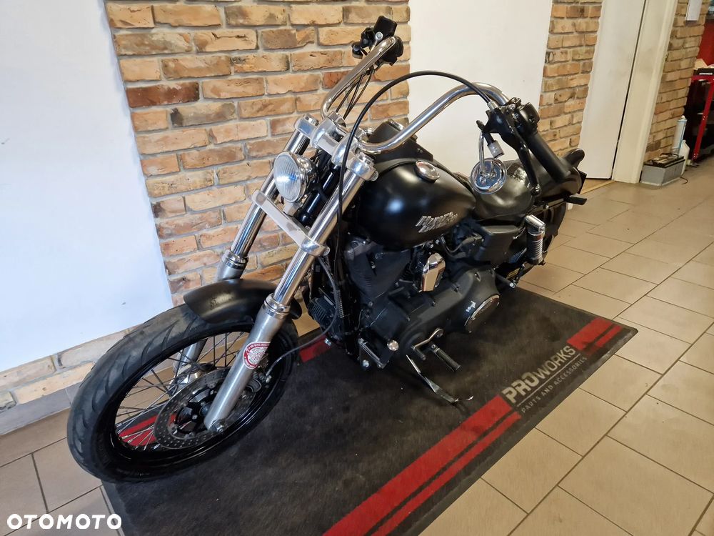 Harley-Davidson Dyna Street Bob - 10