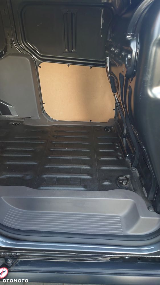 Ford Transit Connect - 13