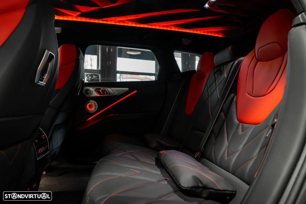 BMW XM Label Red - 18